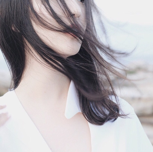 我一直在你身后,我以为你还会回头. 【女头】 by时卮