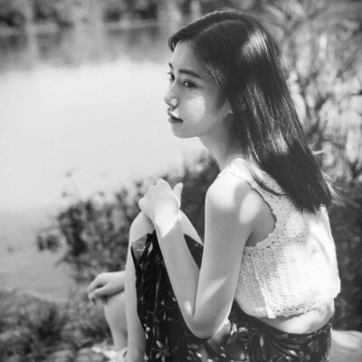 女生头像 我是个丑姑娘,变不了你喜爱的模样.