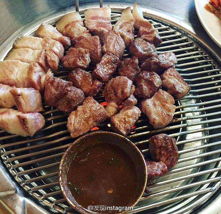 据说请我吃肉的人最近都交到了好运 - 堆糖,美图壁纸