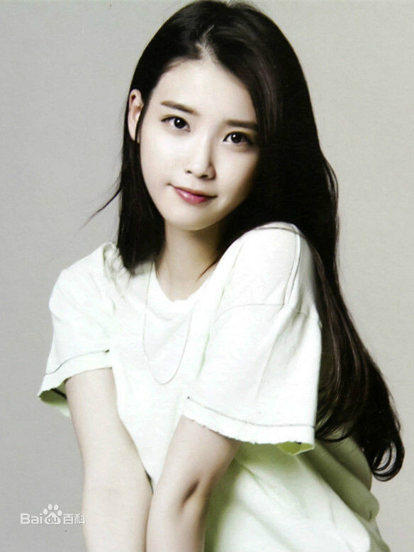 李知恩(iu),1993年5月16日出生于韩国首尔特别市,韩国女歌手,演员