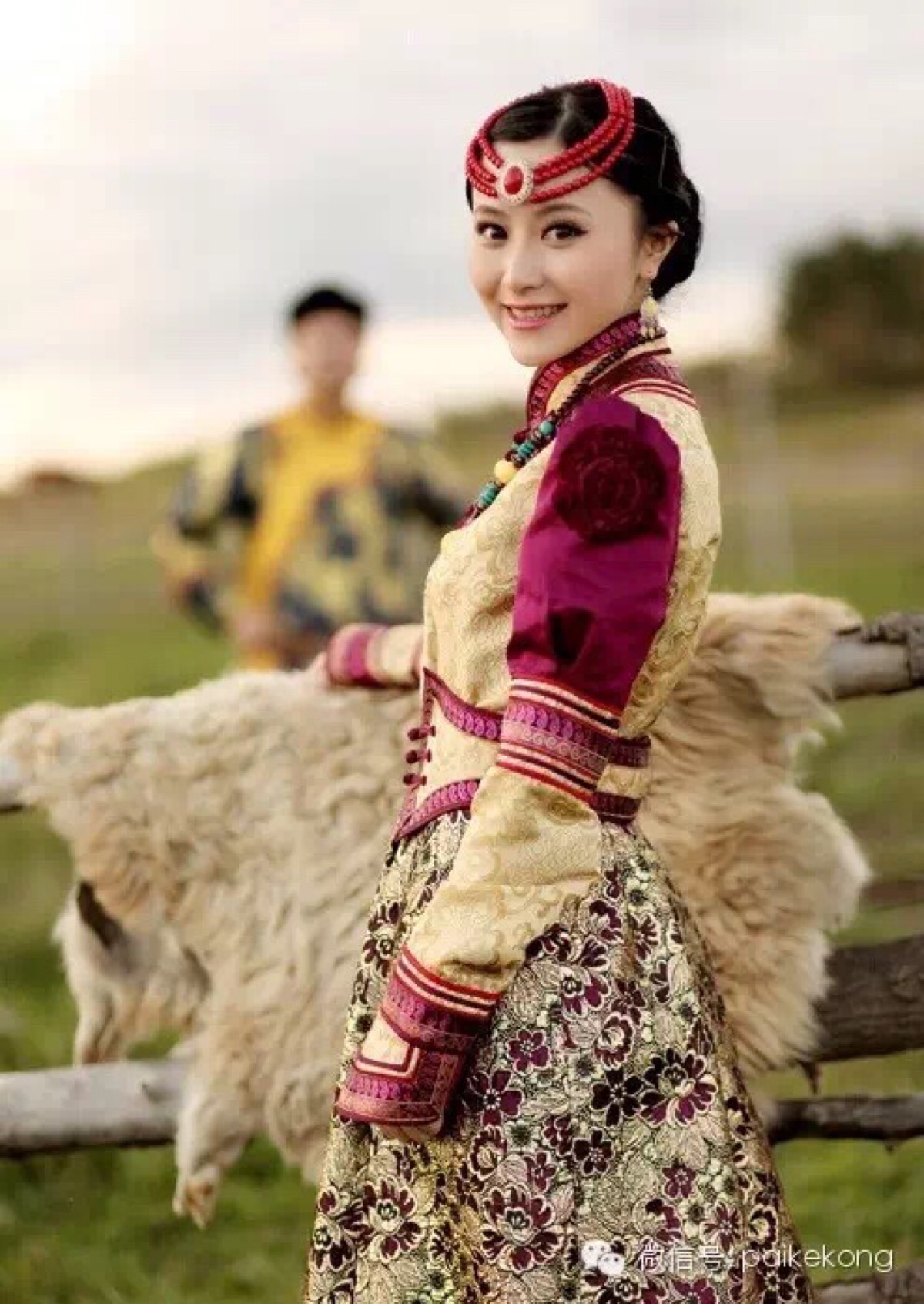 原来蒙古族妇女的头饰，就是蒙古族女人的一生-草原元素---蒙古元素 Mongolia Elements