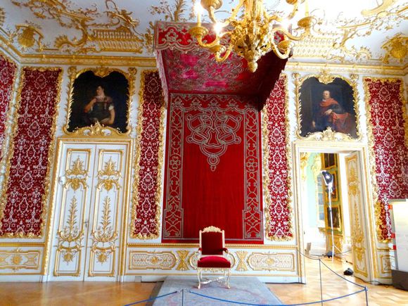 慕尼黑皇宫,宫殿的核心部分,雍容,奢华,大气的红色宝座大厅.