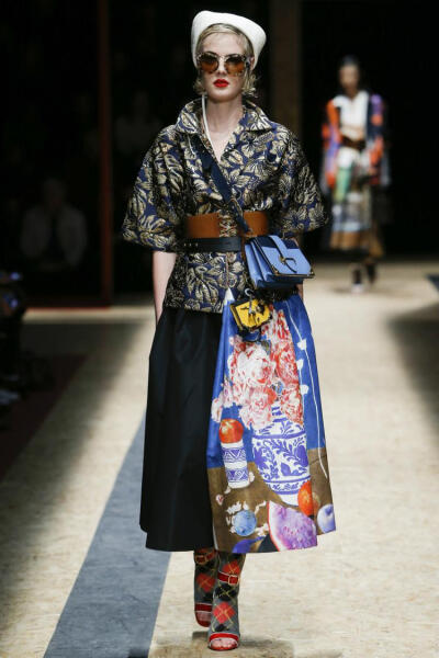 普拉达2021秋冬时装秀,爱马仕2021春夏女装 普拉达prada2016米兰秋冬时装秀