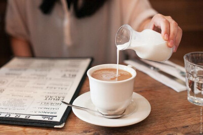 kolschitzky成立欧洲第一家咖啡店,他也开启了咖啡加牛奶喝法的风气