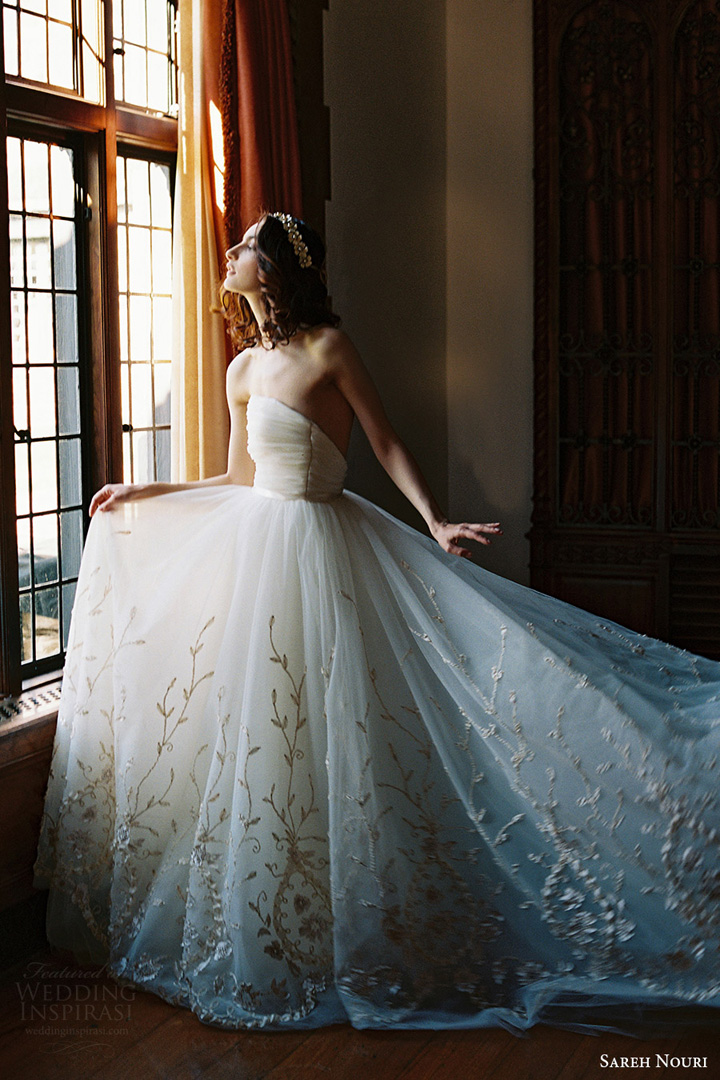 sareh nouri 本季婚纱将经典的婚纱设计和现代的优雅魅力相融合,上乘