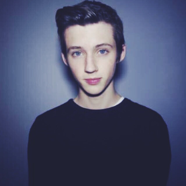 头像#troye sivan