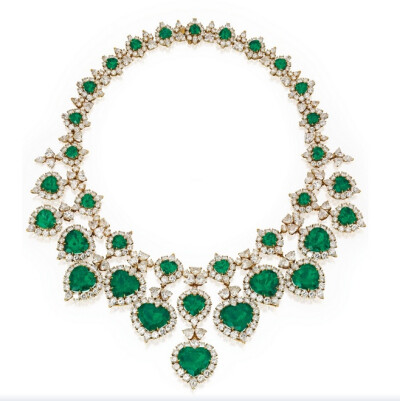 宝格丽出品的绿宝石钻石项链