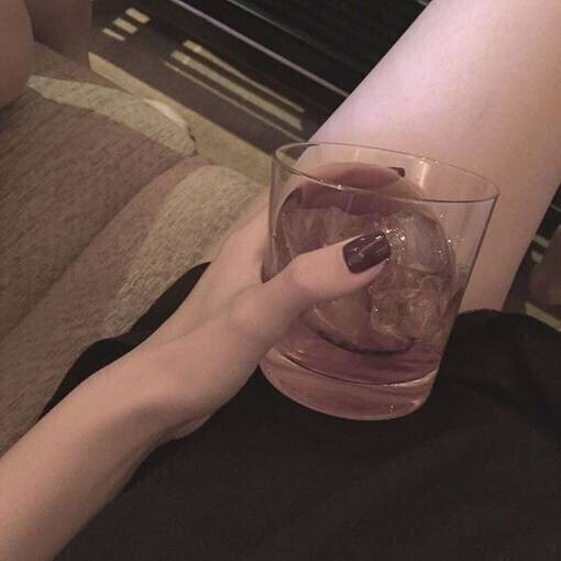 女生头像.部位女头.半身.性感.长腿.胸器.翘臀