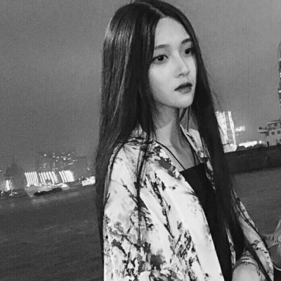 女生黑白头像二次元