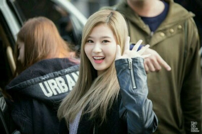 twice sana 凑崎纱夏