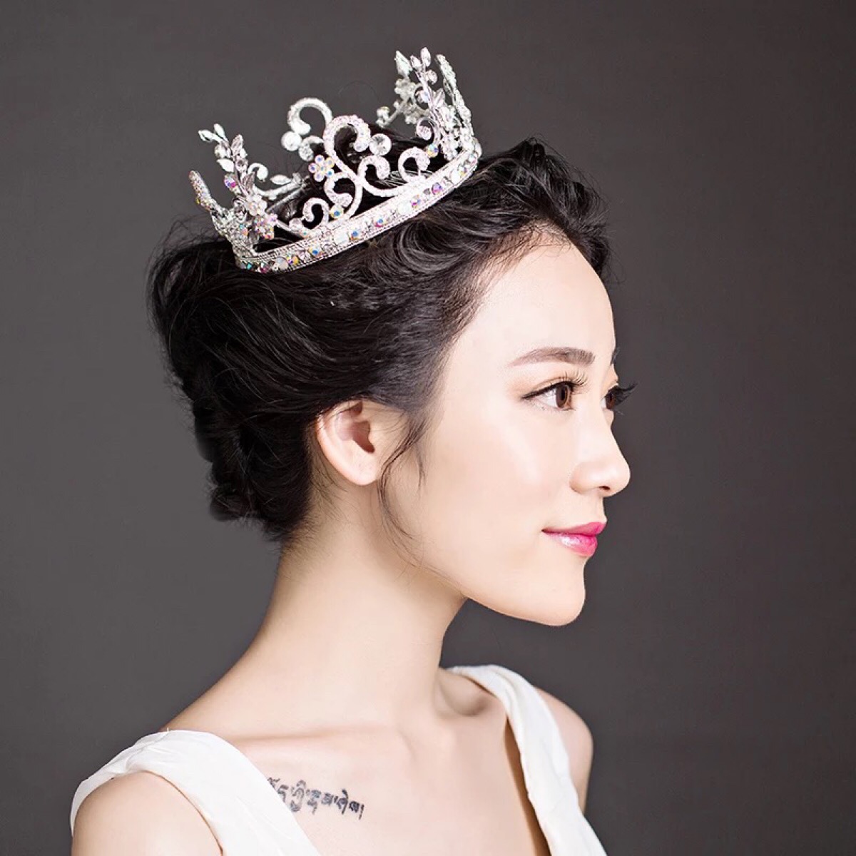 当女明星戴上皇冠，美貌别具魅力 杨紫|迪丽热巴|赵丽颖|刘亦菲……