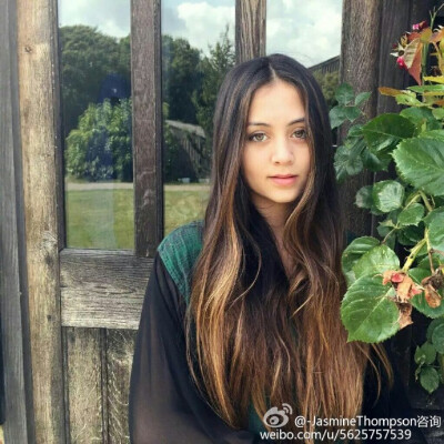 贾思敏·汤普森(jasmine thompson)是英国唱作歌手.