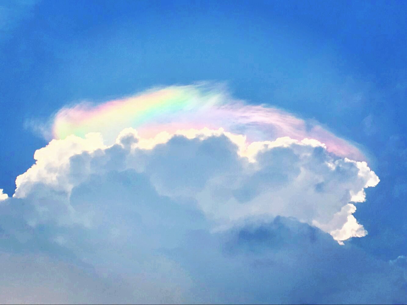 趣知识；云的重量、云的颜色及云的奇观__凤凰网