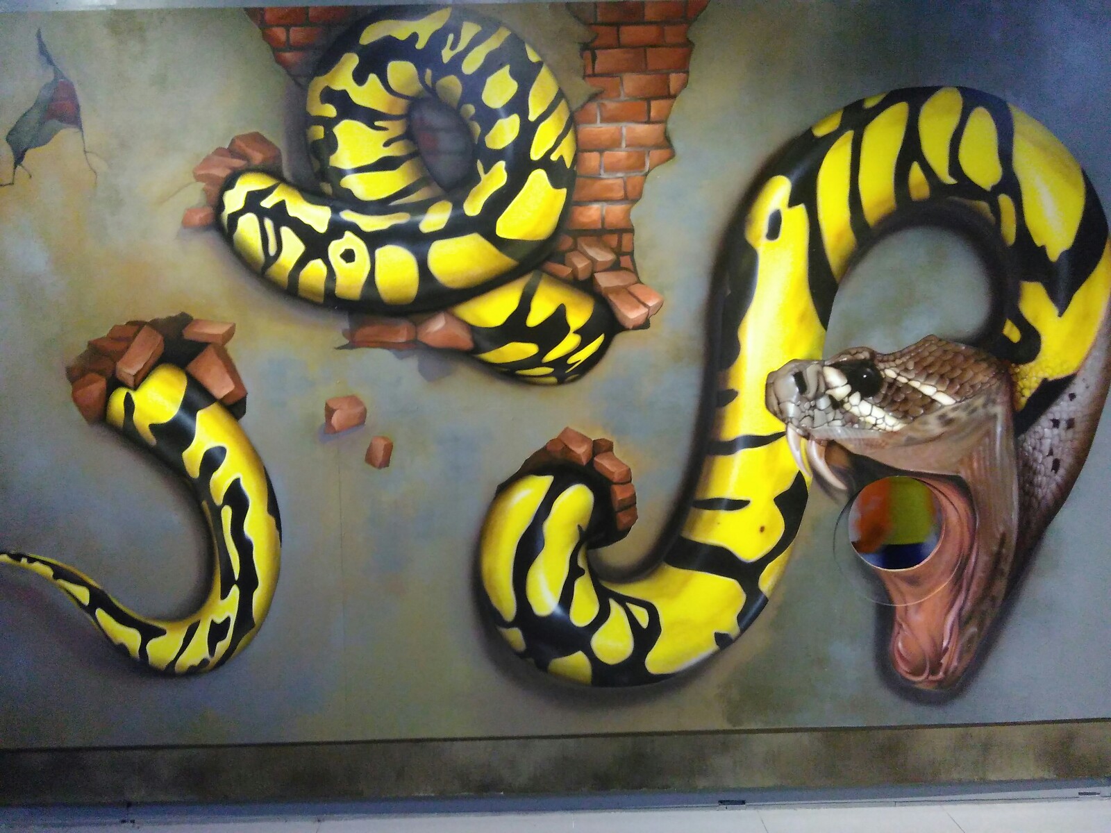 北京 鸟巢 3d美术馆 穿墙的蟒蛇