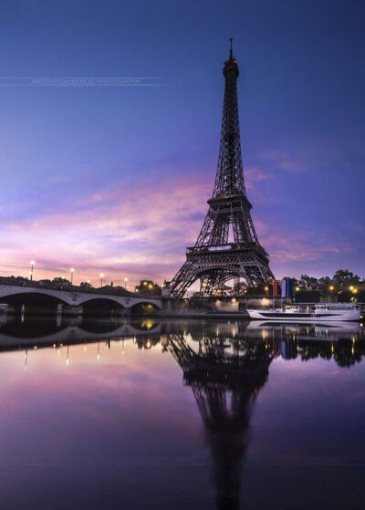 是世界著名建筑,法国文化象征之一,巴黎城市地标之一,巴黎最高建筑物