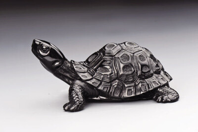 张八十大师雕刻作品之玄龟