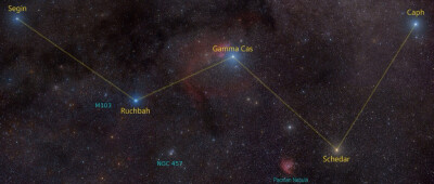 每日一天文图,仙后座的w形,由5颗亮星组成,下图由rogelio bernal