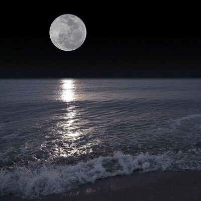 月亮海滩