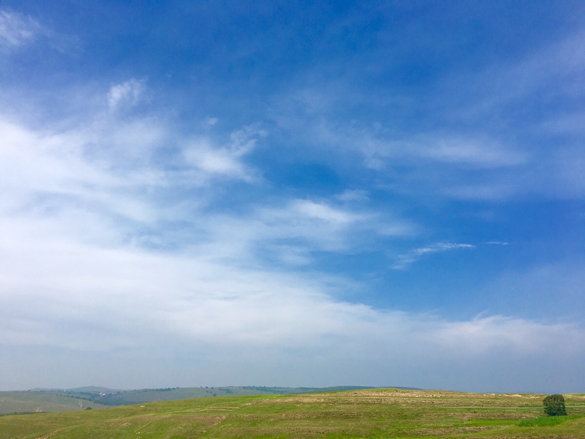 蓝蓝的天空.草原蓝