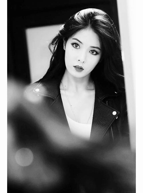 hyun a),1992年6月6日出生于韩国首尔,韩国女歌手