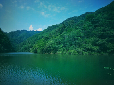 青山绿水背景