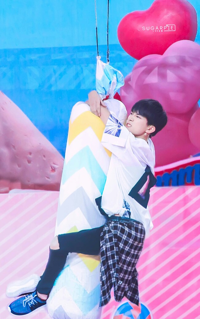 易烊千玺 #tfboys 湖南卫视夏日甜心 高清 帅气 可爱 甜