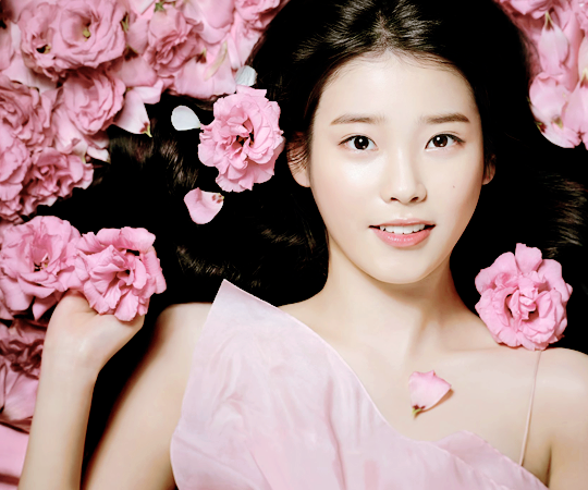 [禁二传]李智恩(iu,1993年5月16日出生于韩国首尔特别市,韩国女歌手