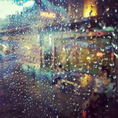 收集   点赞  评论  下雨天小人儿的伞 0 59 欢沁-珅一  发布到  雨伞