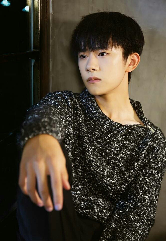 这里每一次成长痛而决绝 但你还是你