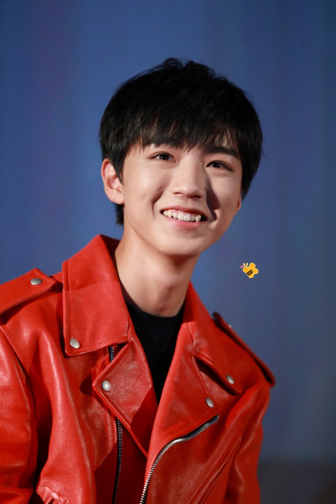 红衣少年凯皇包