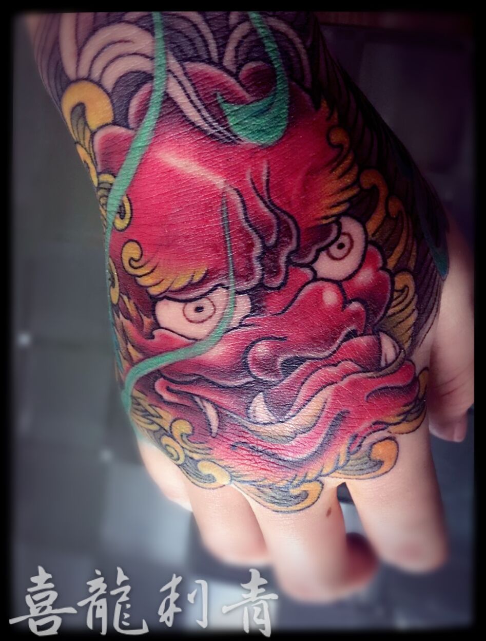 手背花手纹身图案 彩色唐狮刺青纹身 设计tattoo 吉林纹身