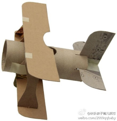 手纸筒加纸板做的飞机,有喜欢玩飞机模型的男宝么,这个咋样-wzinw
