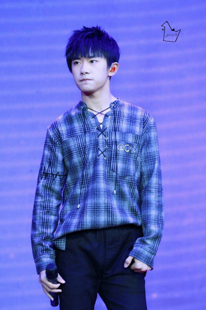 易烊千玺#tfboys 师大附中艺术节 高清 帅气