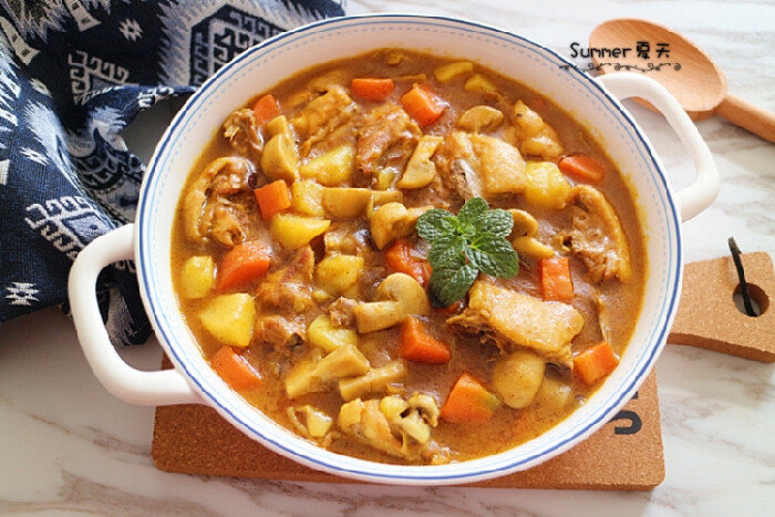 土豆咖喱鸡的做法_土豆咖喱鸡的家常做法_土