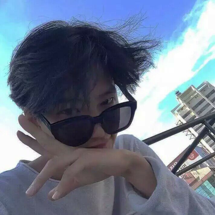 炫酷 炸毛 中分 男头 手控 蓝天 玩网 男头 头像 韩系