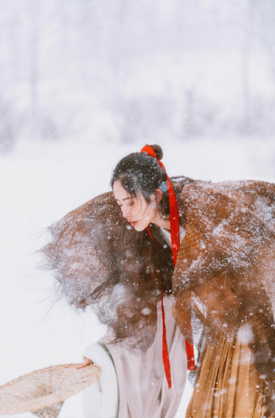 微澜mag 这一世寻寻觅觅 霜雪染白鬓发待一曲唱罢拾几朵落花出镜@张