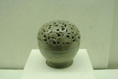 (北宋)越窑青瓷熏炉现藏于浙江宁波博物馆
