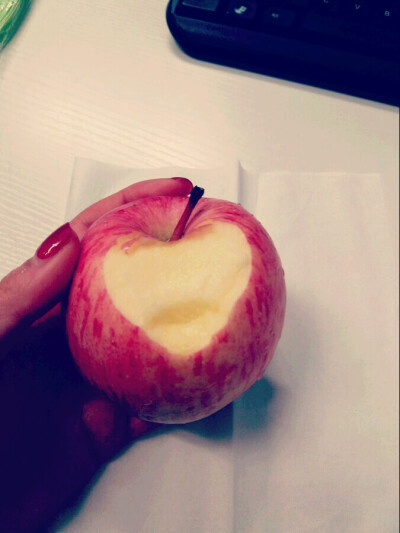 爱心苹果.送你一颗心要不要.