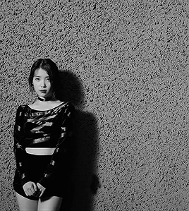 iu-李知恩