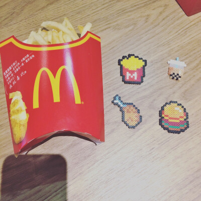 麦当劳 汉堡薯条大鸡腿