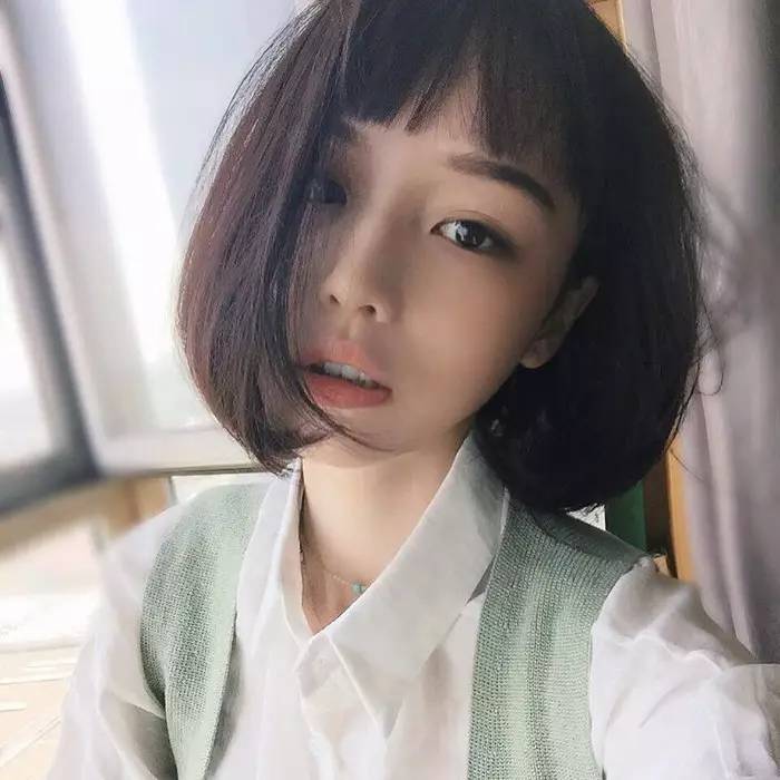 短发女头