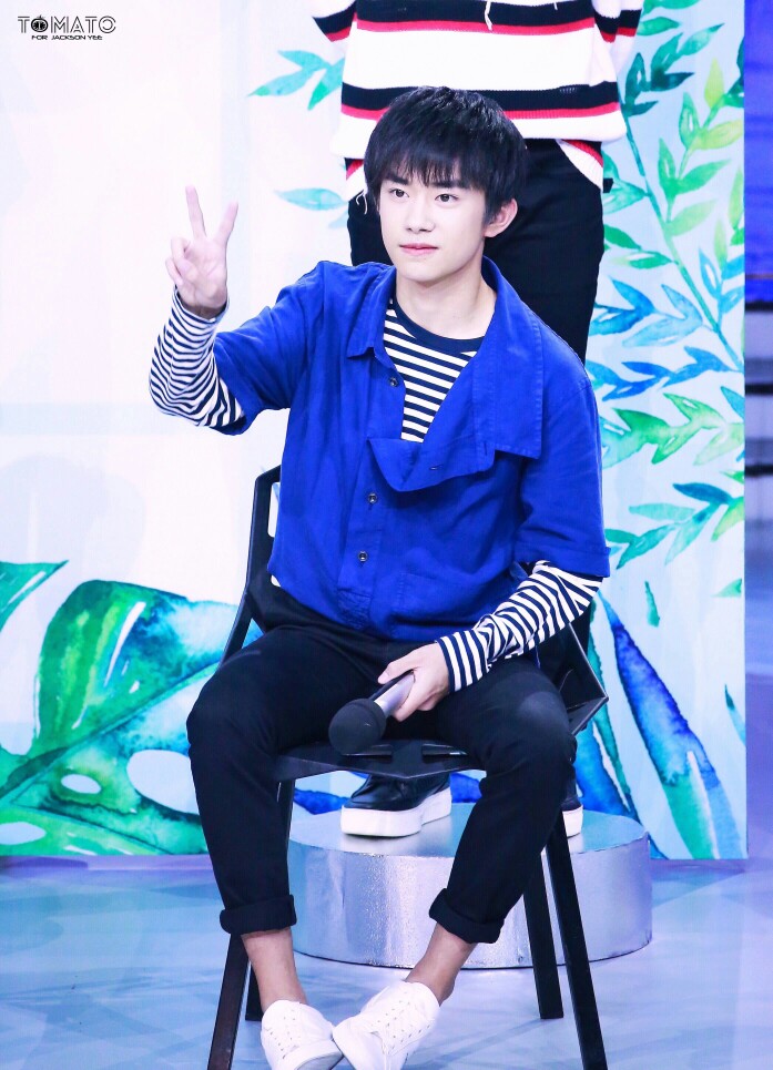 易烊千玺 #tfboys 思美人快乐大本营录制花絮 高清 帅气可爱