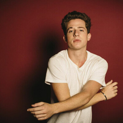 断眉 我猹查理普斯 charlie puth