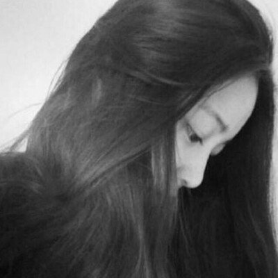 黑白女生头像高冷