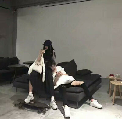 同框真人情侣头像 by落泪前转身