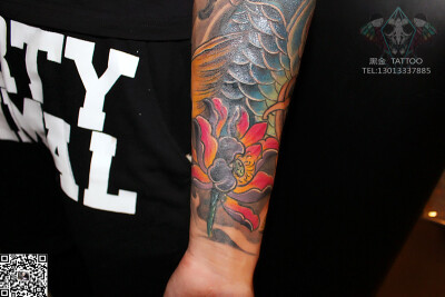 莲花纹身 遮盖纹身 彩色纹身 传统纹身 小臂纹身 鲤鱼纹身