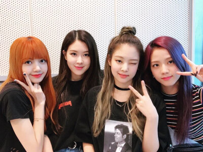 blackpink jennie kim 金智妮 kim ji soo金智秀 lisa rose 朴彩英