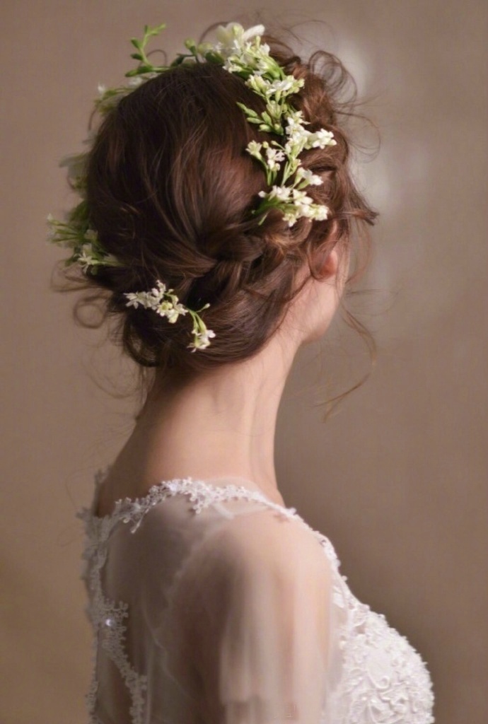 新娘发型,梦想着有天为你穿上白婚纱,与你走完这一生的路