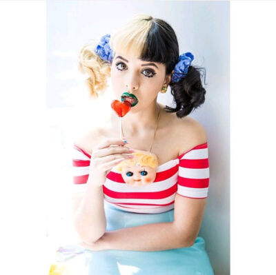 melanie martinez 牙缝妹 牙牙 牙缝妹 梅兰妮马丁内兹 欧美 歌手