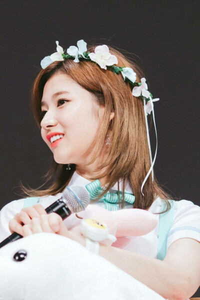 凑崎纱夏 sana twice成员